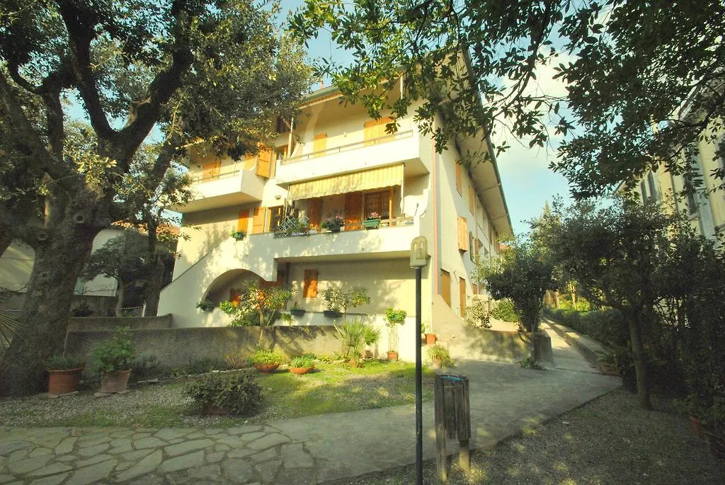 Appartamenti Pino Italico Castiglioncello