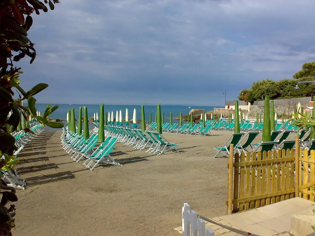 Appartamenti Pino Italico Castiglioncello